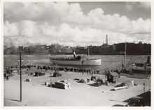 Sveabolagets fartyg Örnen anlöper till kaj vid Norr Mälarstrand