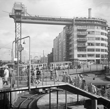 Tunnelbanestationen vid Slussen, spårvagnar på Katarinavägen samt Katarinahissen